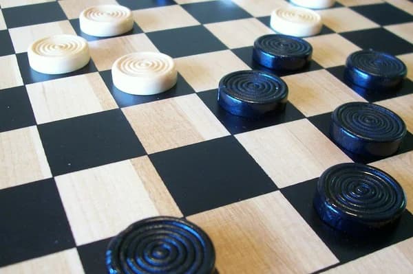 Caja de Damas